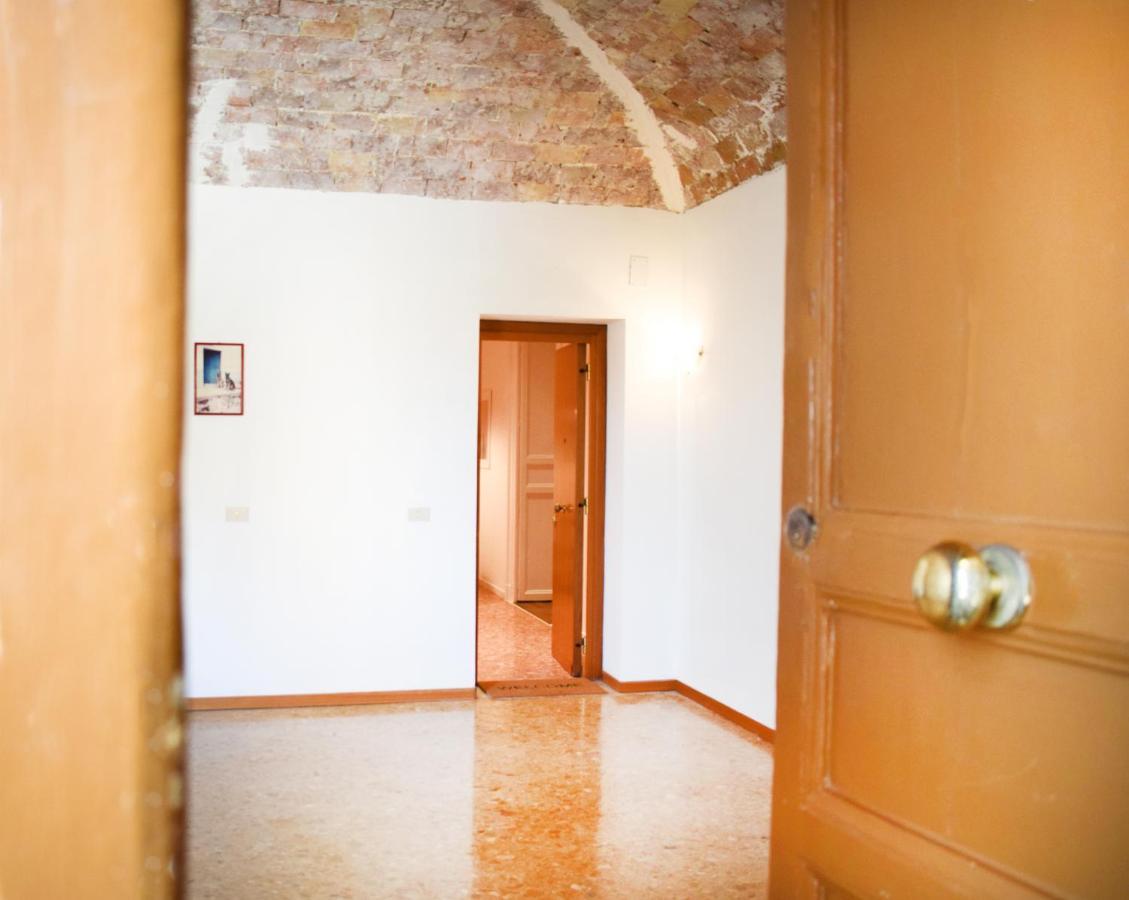 Porta Vicari With View In Downtown Appartement Palermo Buitenkant foto