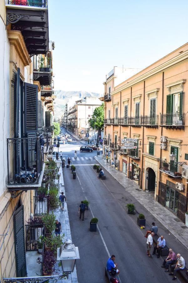 Porta Vicari With View In Downtown Appartement Palermo Buitenkant foto
