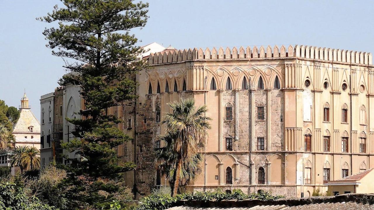 Porta Vicari With View In Downtown Appartement Palermo Buitenkant foto