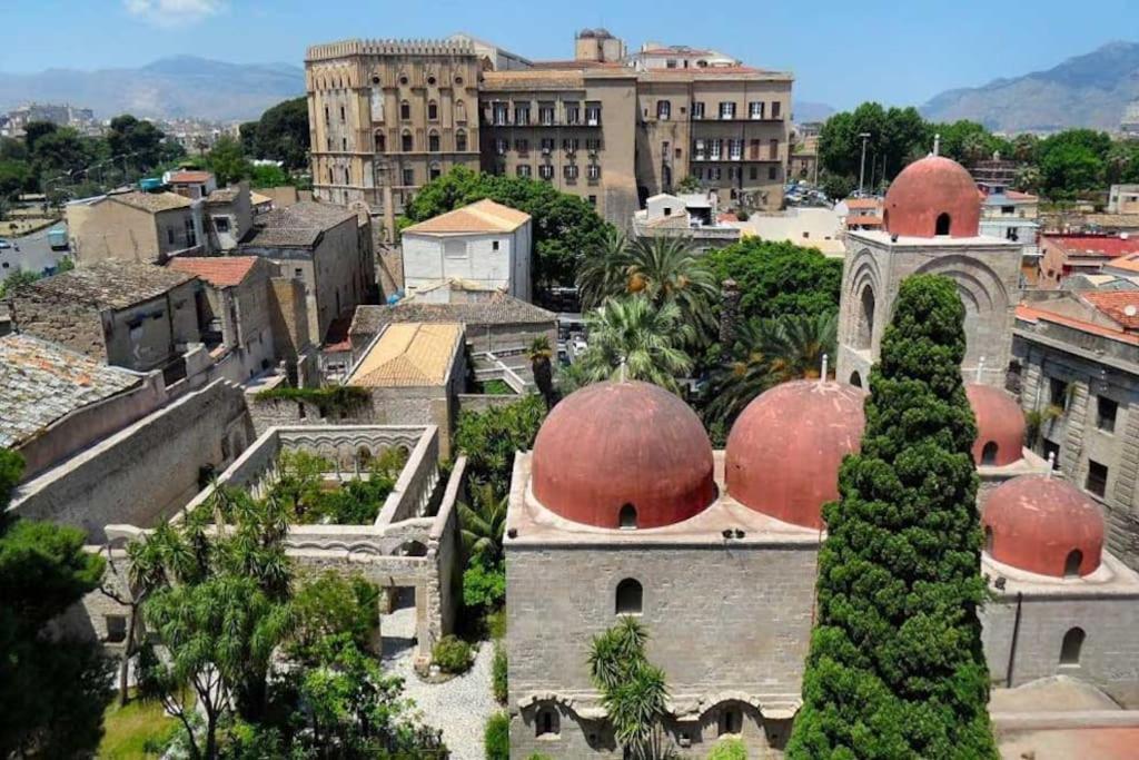 Porta Vicari With View In Downtown Appartement Palermo Buitenkant foto